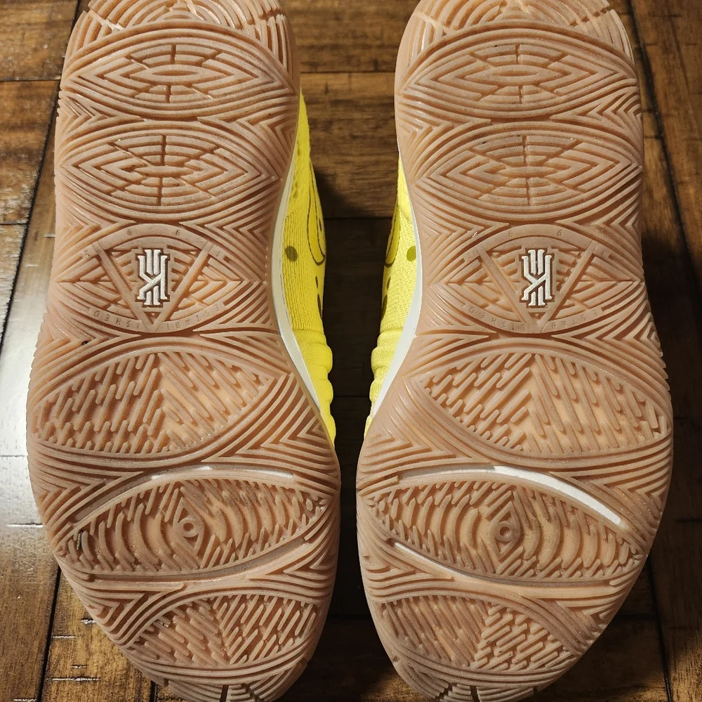 Size 7Y - Nike SpongeBob SquarePants x Kyrie 5 SpongeBob - Picture 8 of 11
